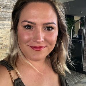 Meet your Posher, Destiny